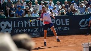 Wawrinka Advances To Semi-Finals With Strong Win