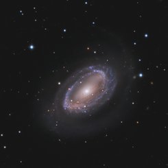 Tek Kollu Sarmal Gökada NGC 4725