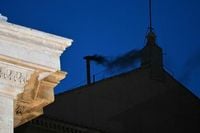Dym nad Kaplicą Sykstyńską. Pierwsze głosowanie konklawe za nami