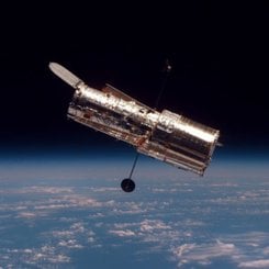 Hubble Boşlukta Özgürce Süzülüyor