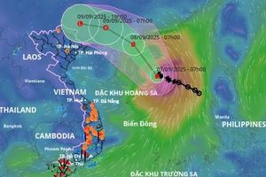 Typhoon Tapah Races Toward China And Vietnam Border