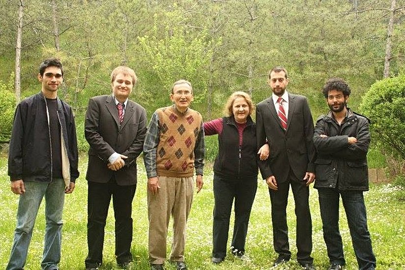 Evrim Ağacı ekibinin ufak bir kısmı olarak Kence ailesinin evini ziyaret ettiğimizde... 2012 senesinden...