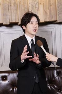 二宮和也、小倉智昭さんは「父親でした」　目に涙ためて感謝　お別れ会に約７００人が参列 - スポーツ報知