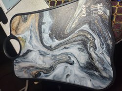 Tahtanın kendisi değil; üzerindeki "Münekker' soyut mudur, somut mudur?