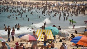 Sydney Faces Extreme Heatwave Threatening Power Supply