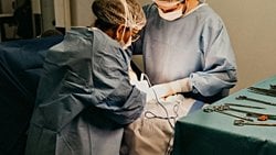 İnsanlar neden bayılır? | Anestezi riskli bir şey mi?