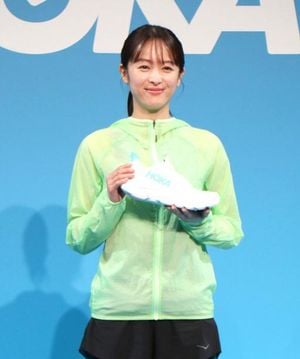 Kiyono Nana Unveils HOKA’s New CLIFTON10 Running Shoes