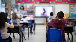 Schools Nationwide Enforce New Cellphone Bans This Fall