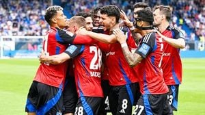 HSV Moves Closer To Bundesliga Return With 4-0 Victory
