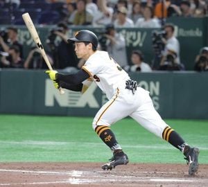 Rookie Junnosuke Urata Hits First Career Hit Amid Giants Loss