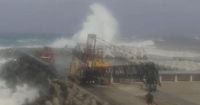 Typhoon hits Japanese islands south of Tokyo with heavy rain