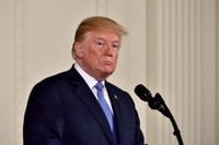 Trump Warns Tariff Ruling Could 'Literally Destroy' The US: 'We'll Be Struggling For Years' - Invesco QQQ Trust, Series 1 (NASDAQ:QQQ), SPDR S&P 500 (ARCA:SPY)