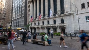 Wall Street Plummets Amid New US Tariffs