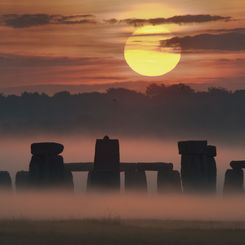 Stonhenge’de Gün Doğumu