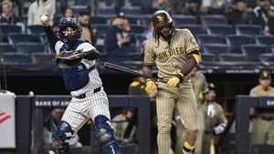 Padres Rally Late To Defeat Yankees 4-3