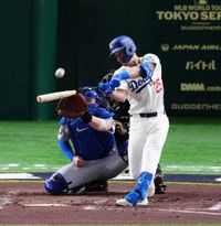 今季メジャー第1号はドジャース・エドマン！左翼へ特大アーチ　佐々木朗希もベンチで拍手 - スポニチ Sponichi Annex 野球