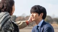 日曜劇場『御上先生』今日最終回。9話では富永や冴島と戸倉の事情、「ヤマトタケル」の正体も明らかに。不正入学のリストにあった生徒は…〈ネタバレあり〉 松坂桃李主演ドラマ　日曜劇場『御上(みかみ)先生』最終回- Puppets Can't Control You -　〜さよなら御上先生　25分拡大卒業SP〜（TBS）｜芸能｜婦人公論.jp