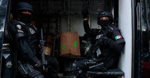 Federal Forces Seize Drugs And Weapons In Sinaloa