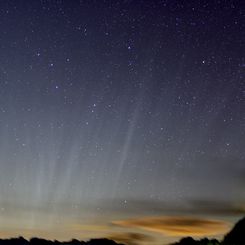 A Comet Tail Horizon