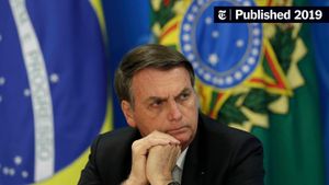 Bolsonaro Discusses January 8th Events And Family Matters With Leo Dias