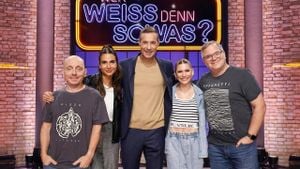 Who's Smarter? Sievers And Paweletz Battle On 'Wer Weiß Denn Sowas?'