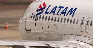 Thanksgiving Travel Surges Despite Flight Disruptions Nationwide