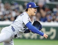 山本由伸、初球を投じる前にボールが判定…「ピッチコムの不具合」も動揺せず、後続はしっかり押さえる（中日スポーツ） - Yahoo!ニュース