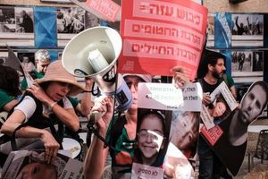 Hostage Families Intensify Protests Outside Netanyahu Home