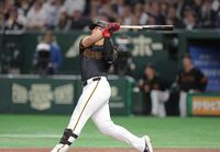 【巨人】３回に岡本和真の４号ソロで３点目　直前の三塁守備でもファインプレー - スポーツ報知
