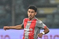 Middlesbrough complete loan signing of winger Jeremy Sarmiento from Brighton