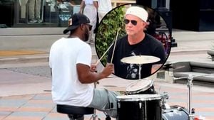 Chad Smith Enjoys Busker's Beat While Unnoticed