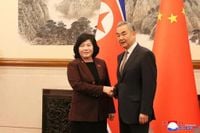 N. Korea, China pledge to strengthen partnership during Choe-Li meeting: KCNA - The Korea Times