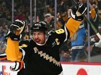 Crosby passes Gretzky for 4th-most points with single franchise