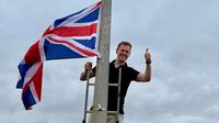 England flag displays powerful symbol in immigration fight as Trump-style populism sweeps through UK