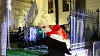 Georgia: Police fire tear gas at anti-government protesters – DW – 10/04/2025