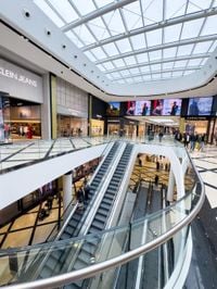 Le cinque tendenze delle collezioni primavera-estate: Oriocenter in prima fila - Prima Bergamo