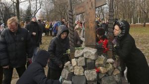 Volgodonsk Unveils Memorial Plaque For Hero Alexander Antonov