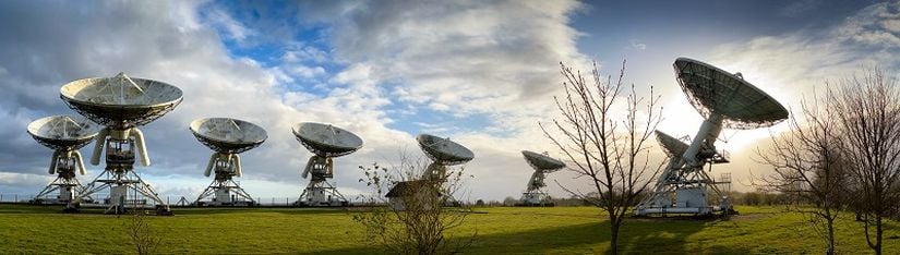 Mullard Radio Observatory'de bulunan radyo teleskopları