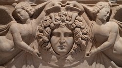 Mitolojiyi hülâsâ eylemek...