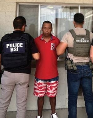 Arrests In Mexico And Texas Target Tren De Aragua