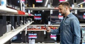 Black Friday 2025 Shoppers Flock To Stores And Online