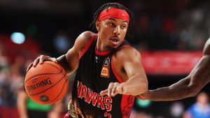 Tyler Harvey's Last-Second Three Lifts Hawks To Thrilling Win