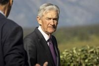 News | Fed's Powell hints at rate cut in September