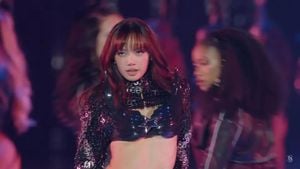 Lisa Of BLACKPINK Shines At The 2025 Oscars