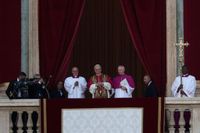 Le cardinal Robert Francis Prevost élu pape sous le nom de Léon XIV