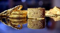 Gold Price Today: Yellow metal down  ₹7k from record high on MCX, spot gold hits two-week low over profit booking | Stock Market News
