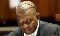 Dali Mpofu to face disciplinary inquiry for misconduct - Daily Friend