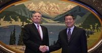 US senator and Trump supporter Daines meets Chinese Vice Premier He with warm exchanges