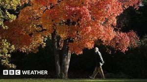 Record Heat Sets Stage For Dazzling Fall Foliage