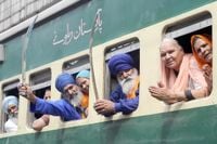 Sikhs urge India to lift ban on pilgrims visiting Kartarpur in November | The Express Tribune